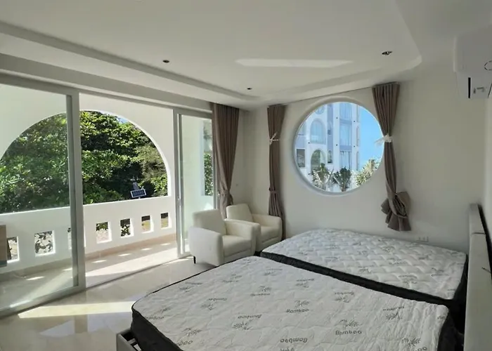 Moon Kê Gà Khách sạn 4*